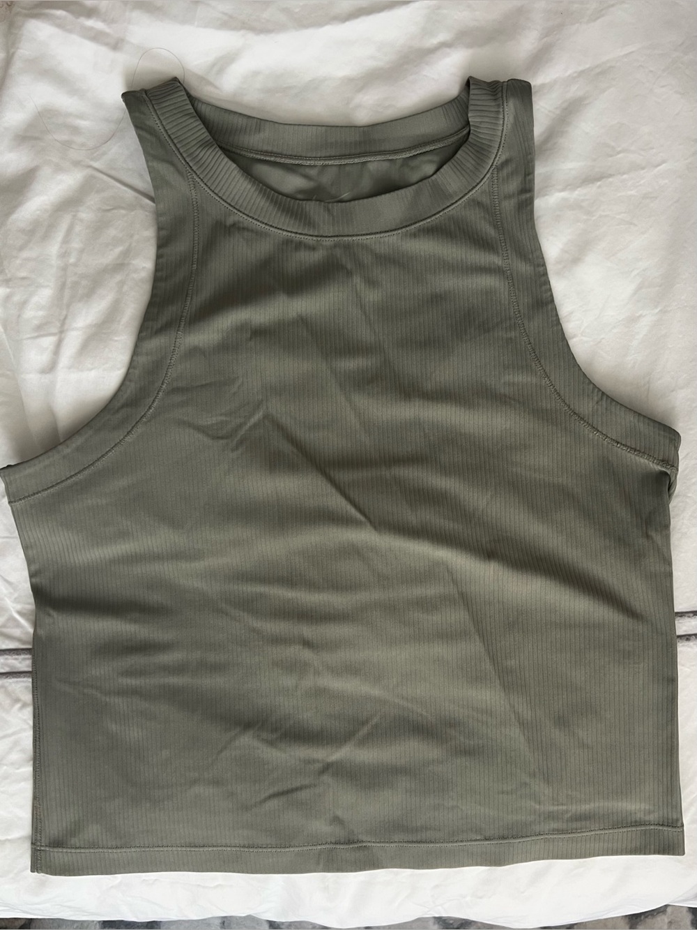 Nike Olive Ribbed Crew Neck Crop Tank Women’s Size Medium